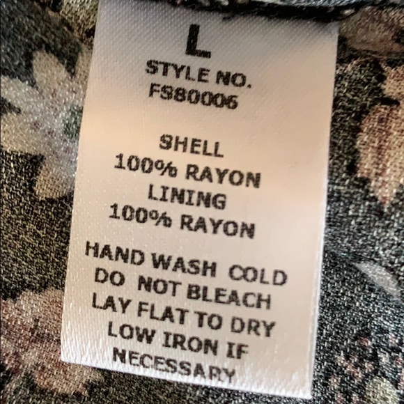 Black floral midi with button front🌸 - Picture 13 of 13